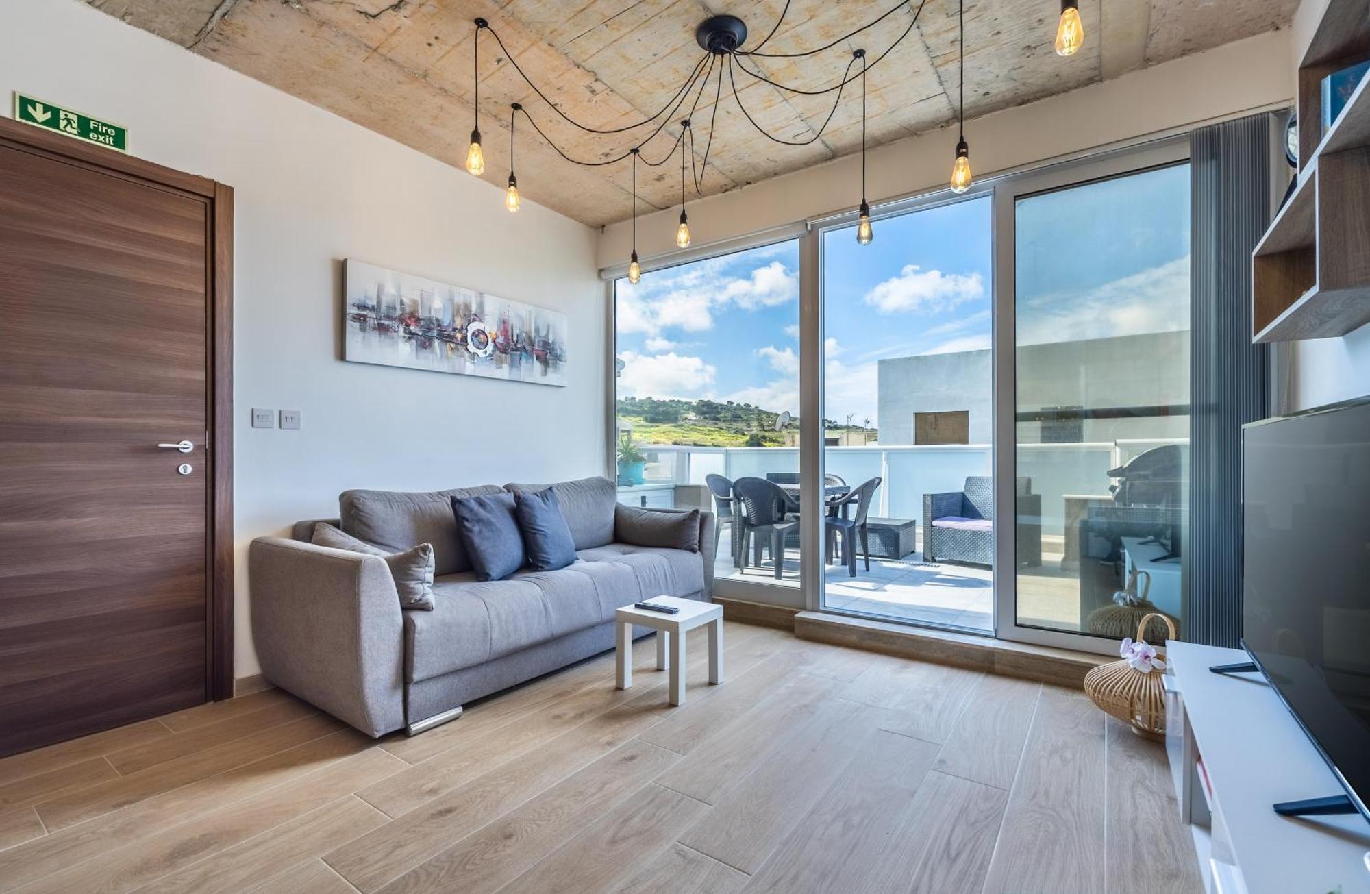 Apartment St Paul's Bay New Modern Penthouse 2 Minutes From Seascape